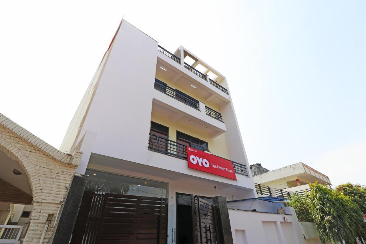 Capital O Hotel Royal Inn Near Gomti Riverfront Park Lucknow Eksteriør billede