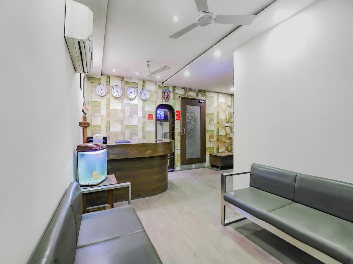 Capital O Hotel Royal Inn Near Gomti Riverfront Park Lucknow Eksteriør billede